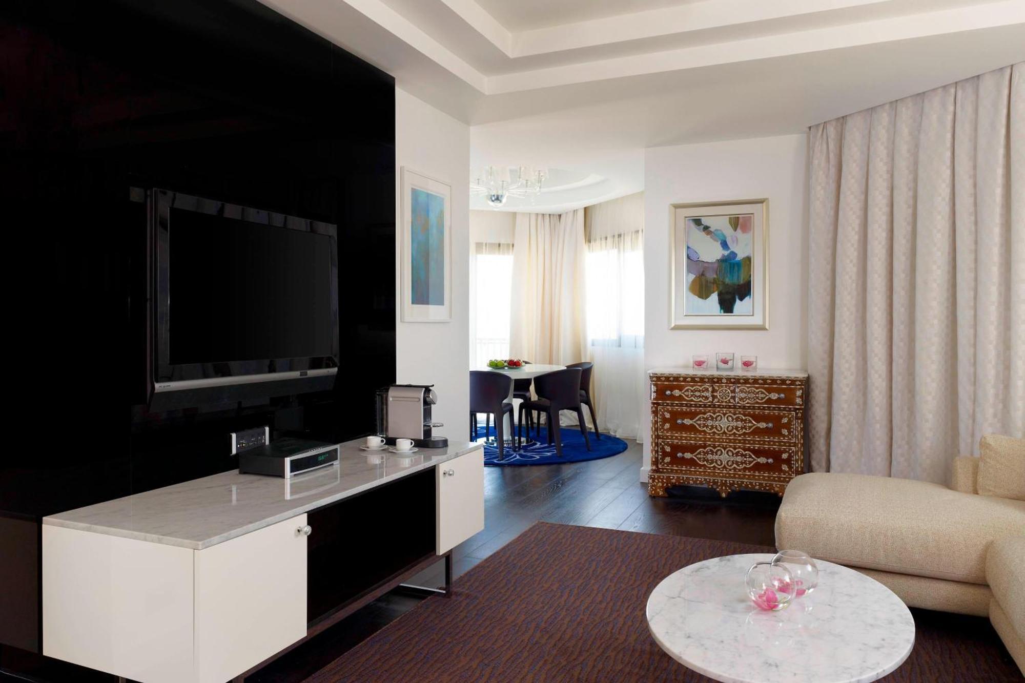 艾美度假酒店 阿可贺巴 外观 照片 A living room in a typical apartment