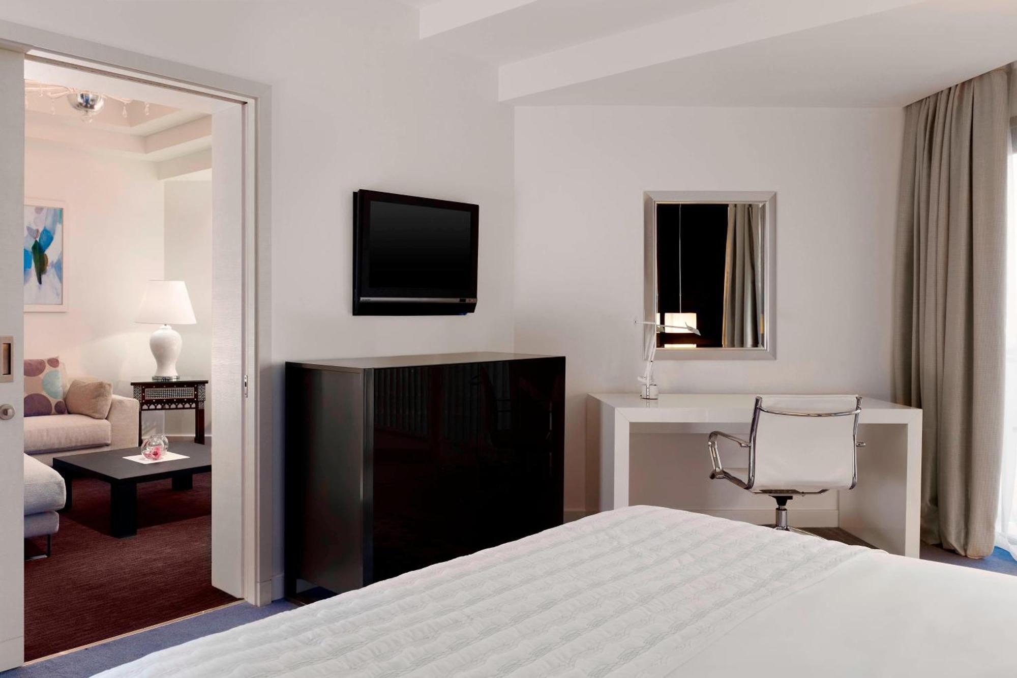 艾美度假酒店 阿可贺巴 外观 照片 A typical bedroom in a typical hotel